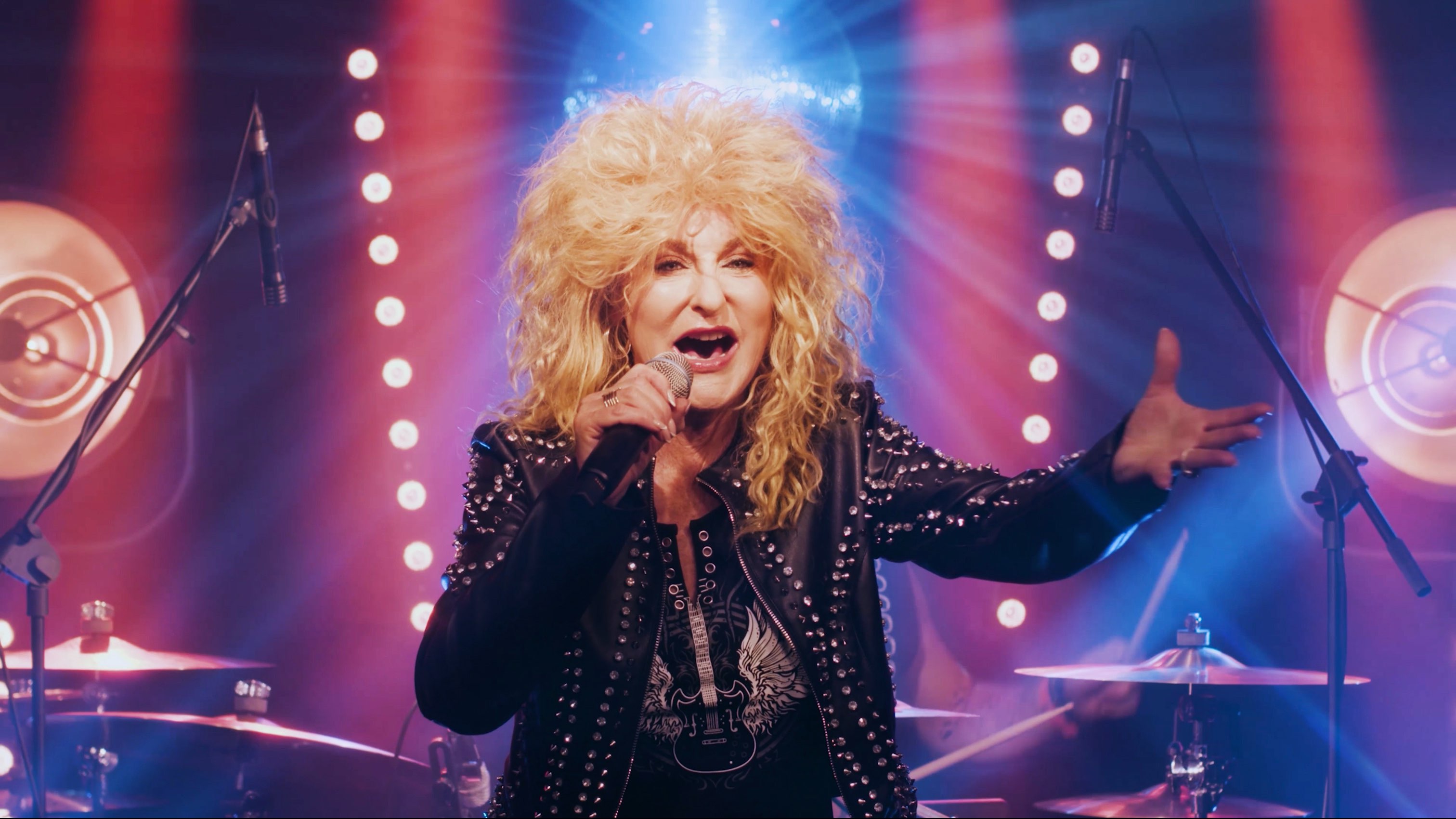 Julie Nevada in Total Eclipse